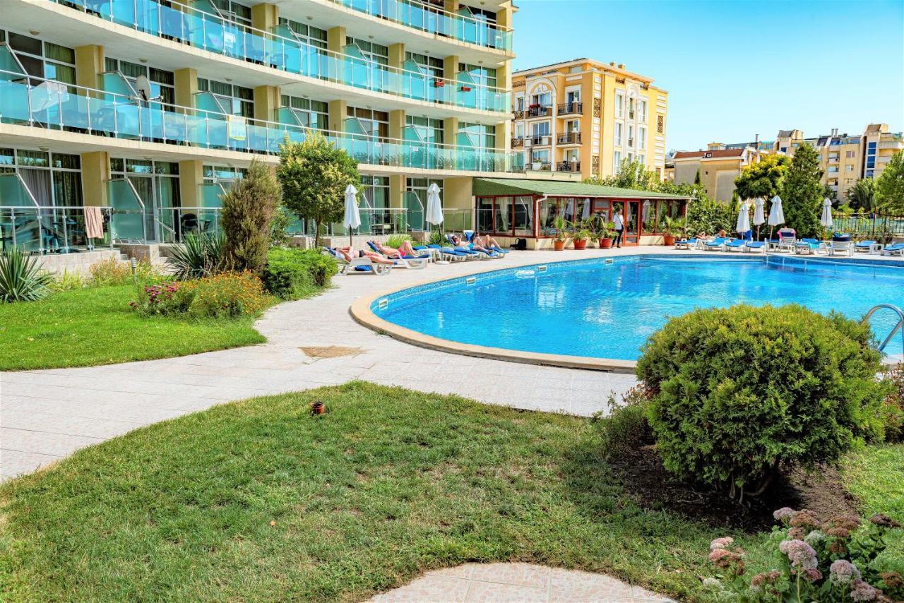 Julia Family - Menada Apartments Slăntjev Brjag Exteriör bild