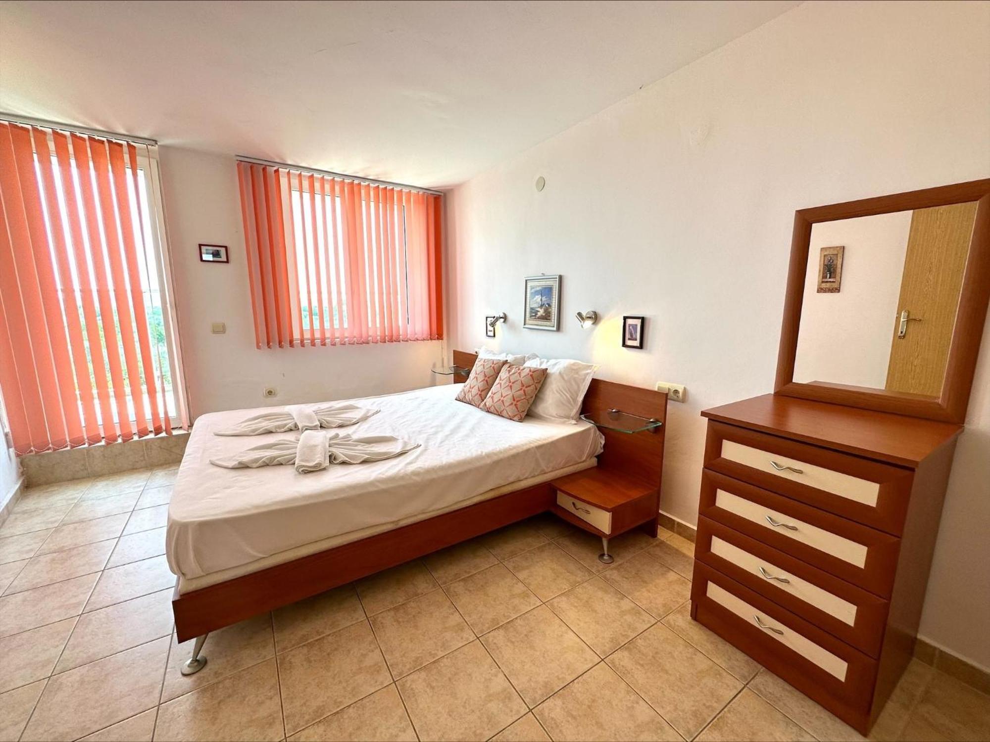 Julia Family - Menada Apartments Slăntjev Brjag Exteriör bild