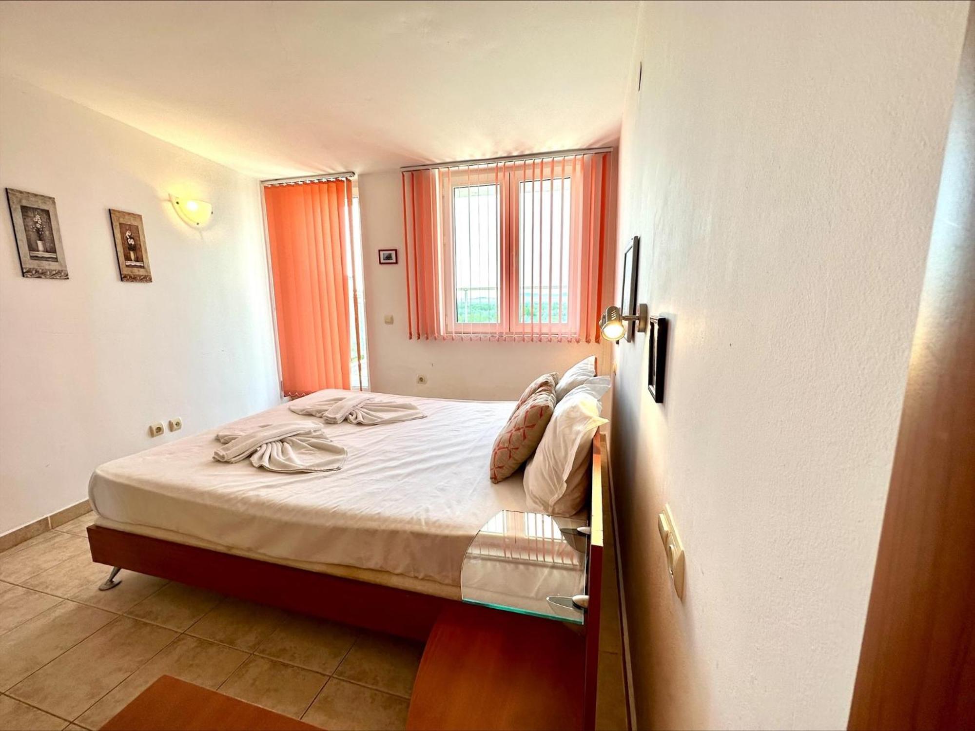 Julia Family - Menada Apartments Slăntjev Brjag Exteriör bild